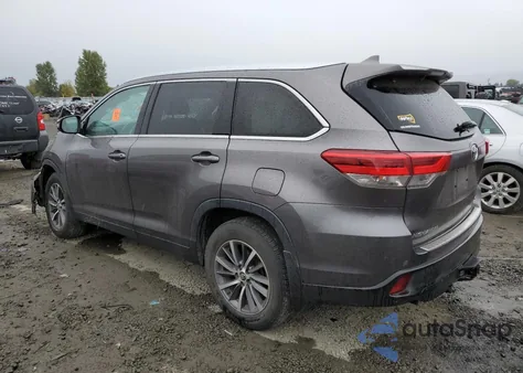 2019 Toyota Highlander Se z USA, uszkodzony, nr VIN 5TDJZRFH0KS943792